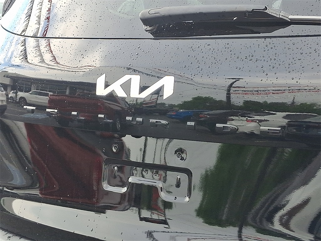Vehicle image 31 of 32