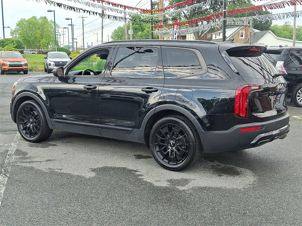 Vehicle image 7 of 32
