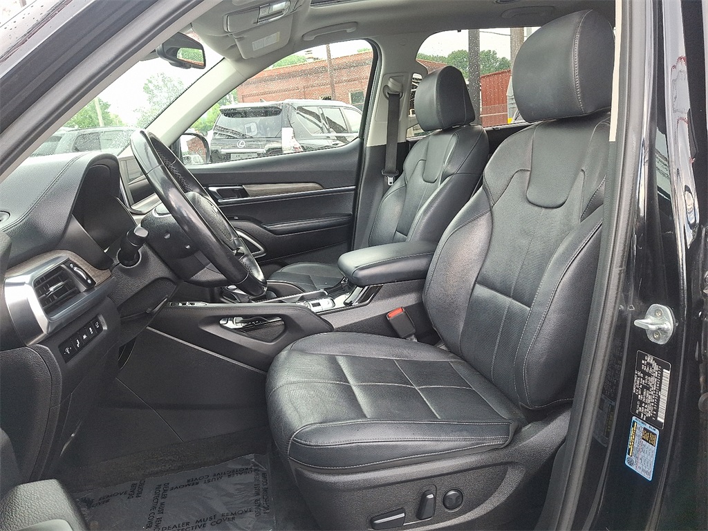 Vehicle image 13 of 32