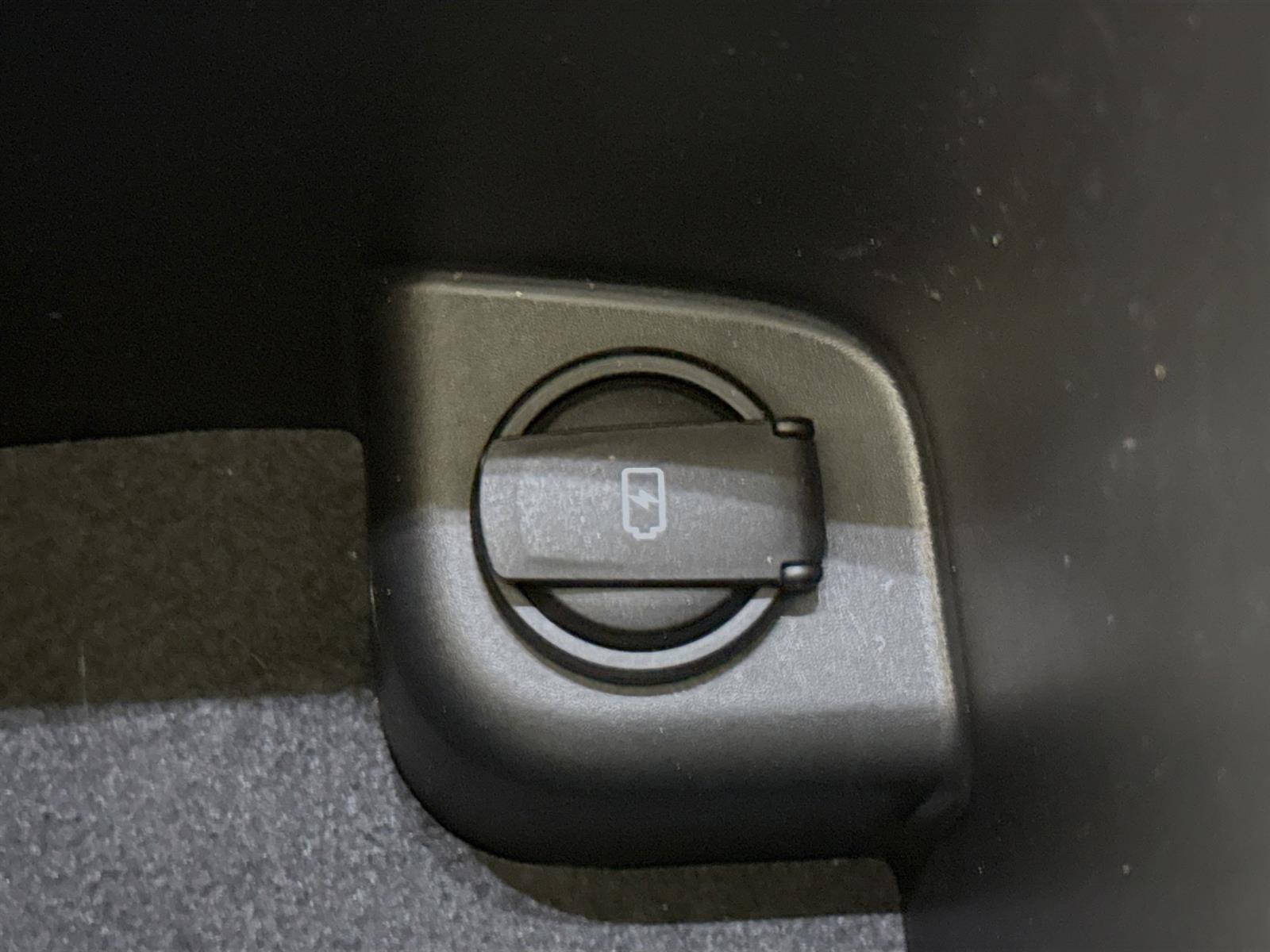 Vehicle image 40 of 51