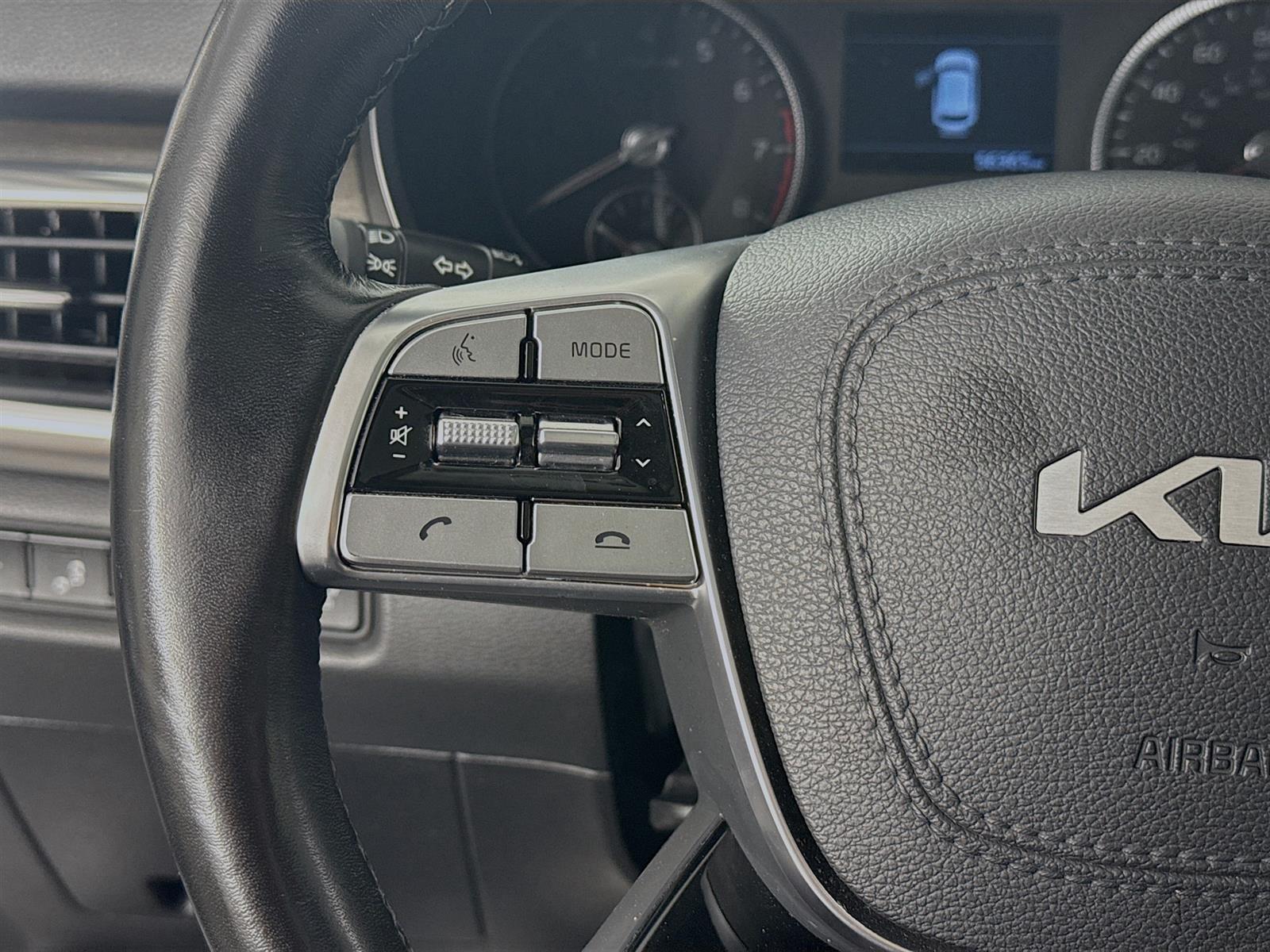Vehicle image 18 of 51