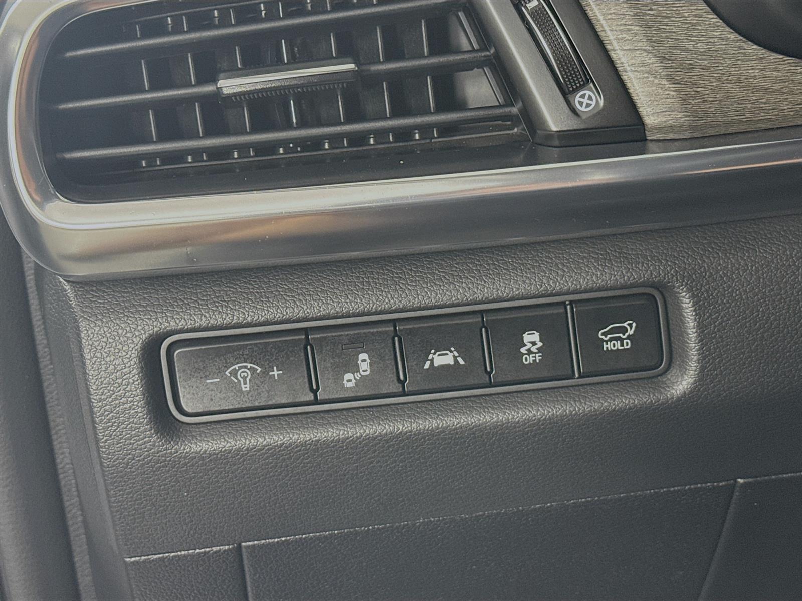 Vehicle image 15 of 51