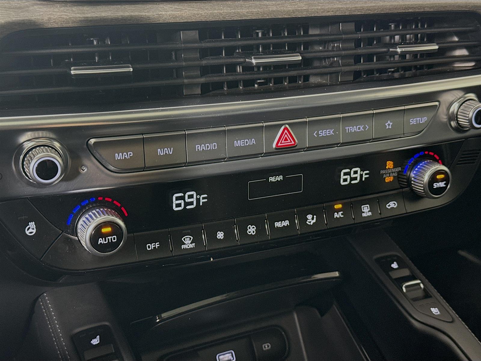 Vehicle image 28 of 51