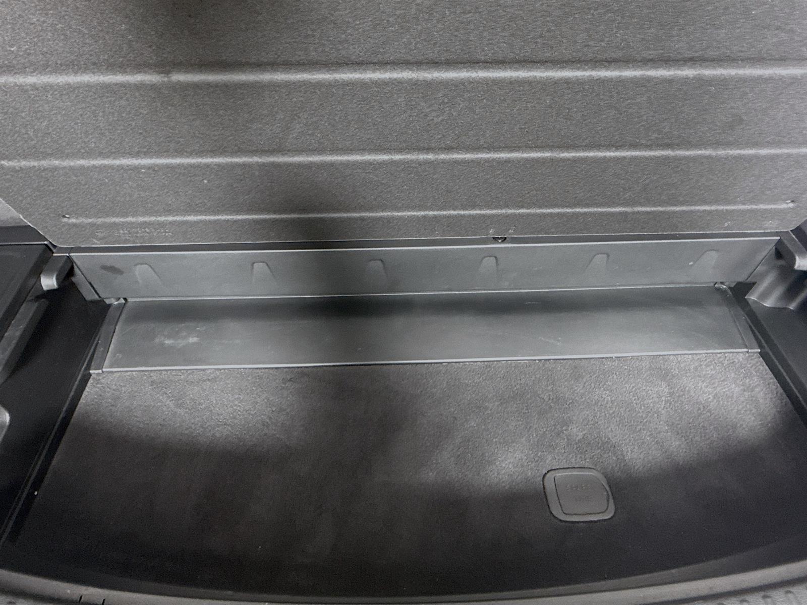 Vehicle image 43 of 51