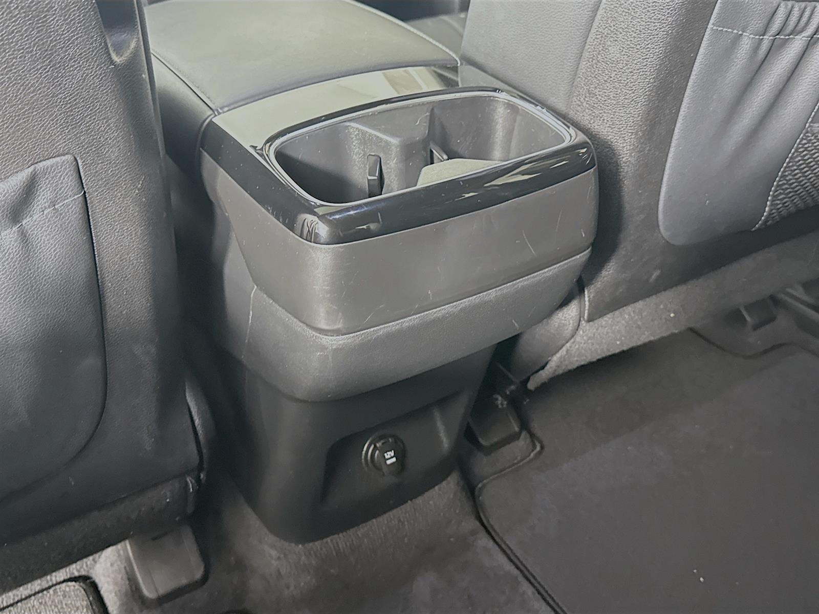 Vehicle image 41 of 51