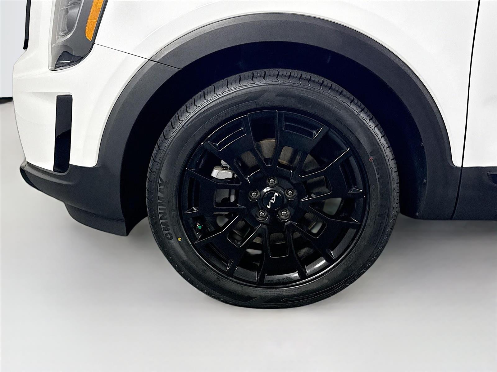 Vehicle image 13 of 51