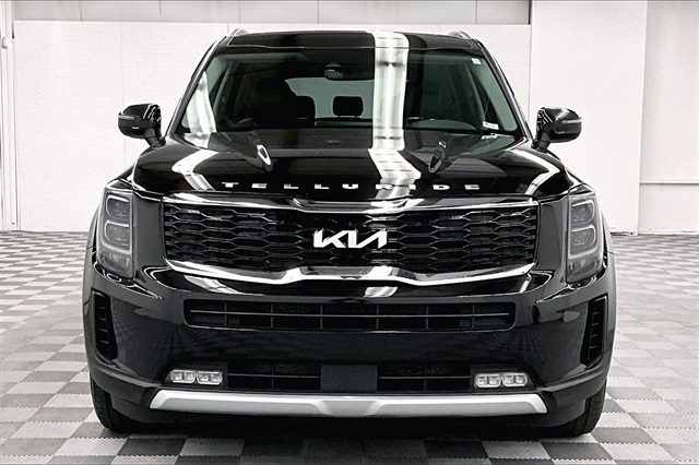 Vehicle image 2 of 38
