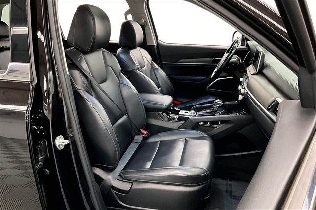 Vehicle image 9 of 38