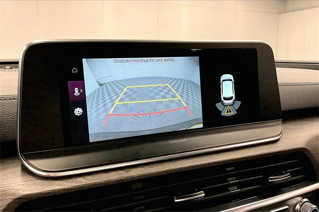 Vehicle image 27 of 38