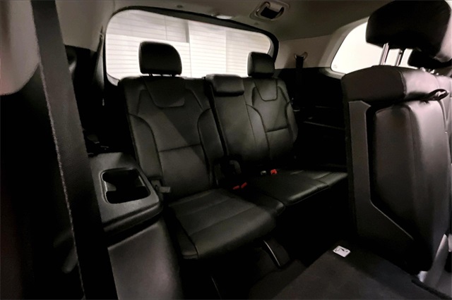 Vehicle image 29 of 38