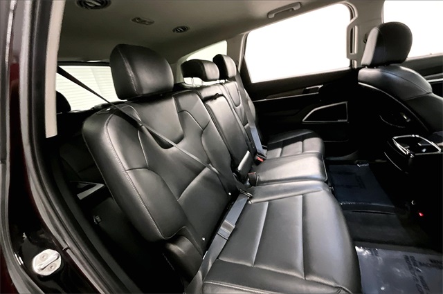 Vehicle image 23 of 38