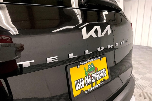 Vehicle image 10 of 38