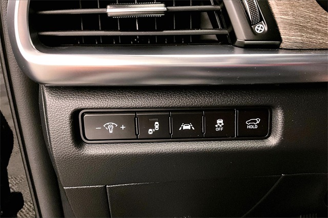 Vehicle image 35 of 38