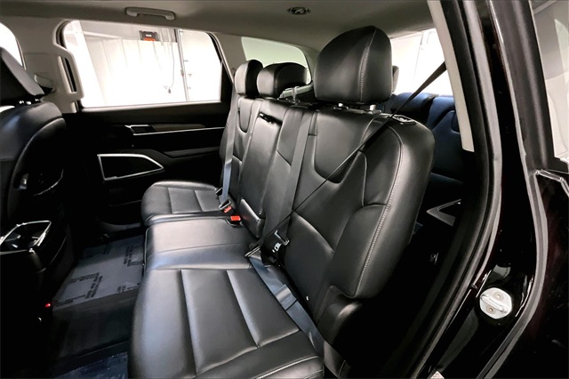 Vehicle image 22 of 38