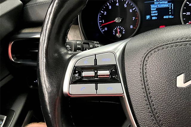 Vehicle image 24 of 38