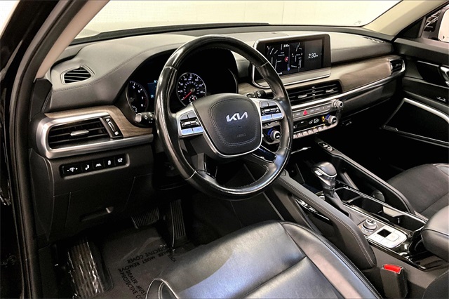 Vehicle image 13 of 38