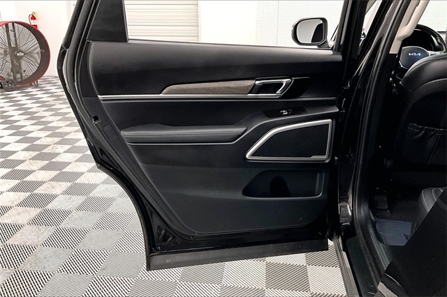 Vehicle image 20 of 38