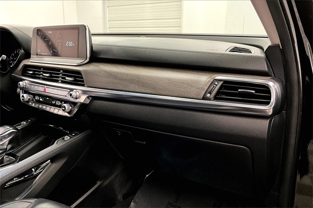 Vehicle image 16 of 38