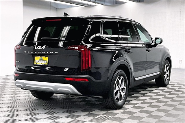 Vehicle image 4 of 38