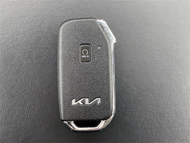 Vehicle image 17 of 33