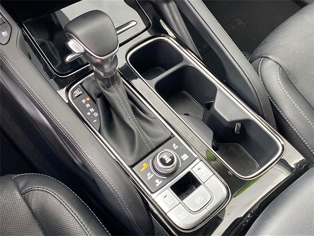 Vehicle image 15 of 33