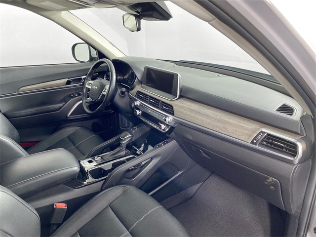 Vehicle image 32 of 33