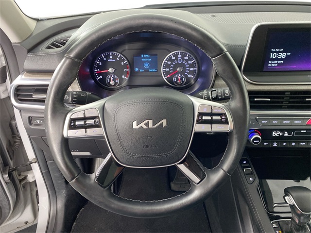 Vehicle image 20 of 33