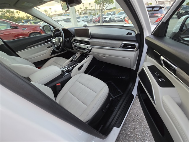 Vehicle image 18 of 29