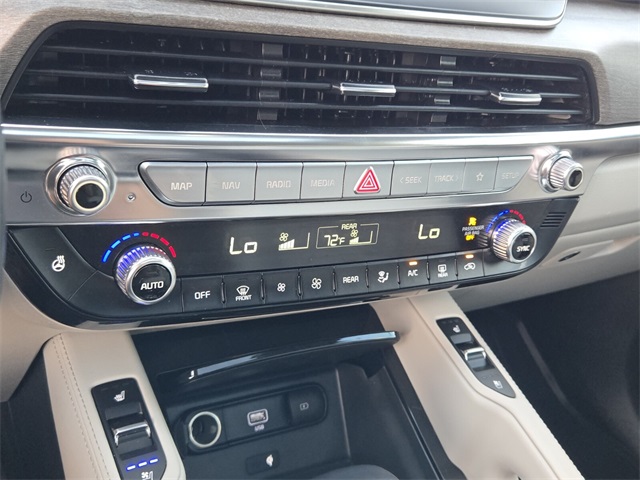 Vehicle image 23 of 29