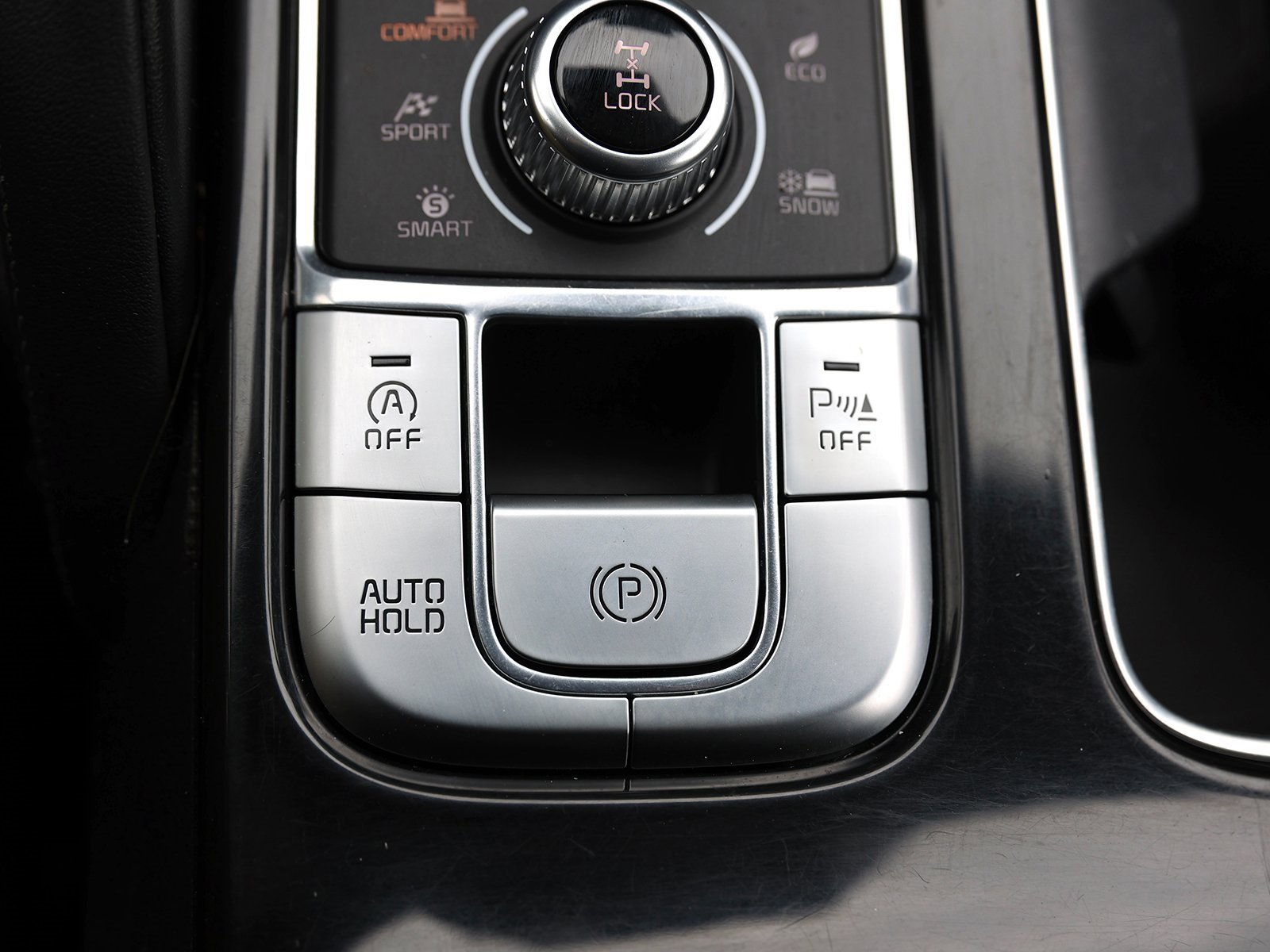 Vehicle image 34 of 44