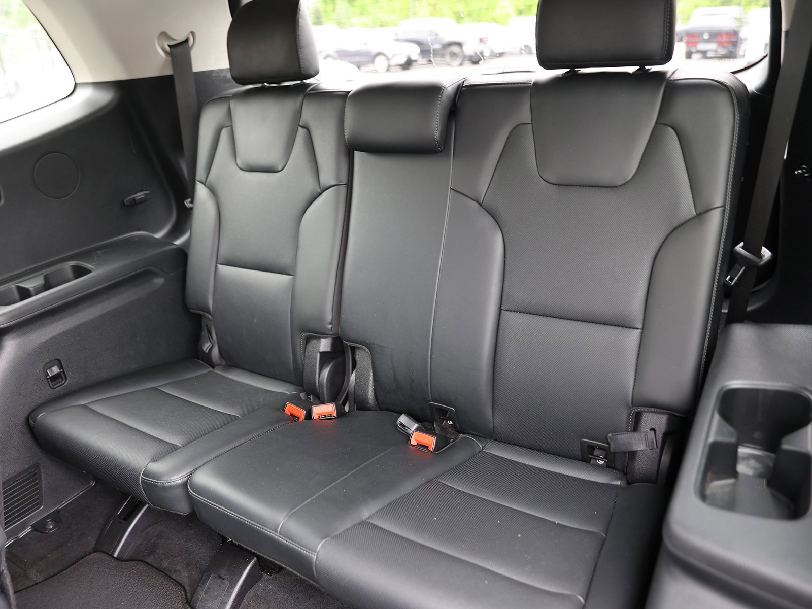 Vehicle image 23 of 44