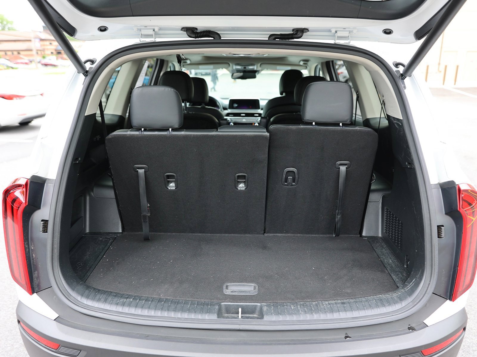 Vehicle image 15 of 44