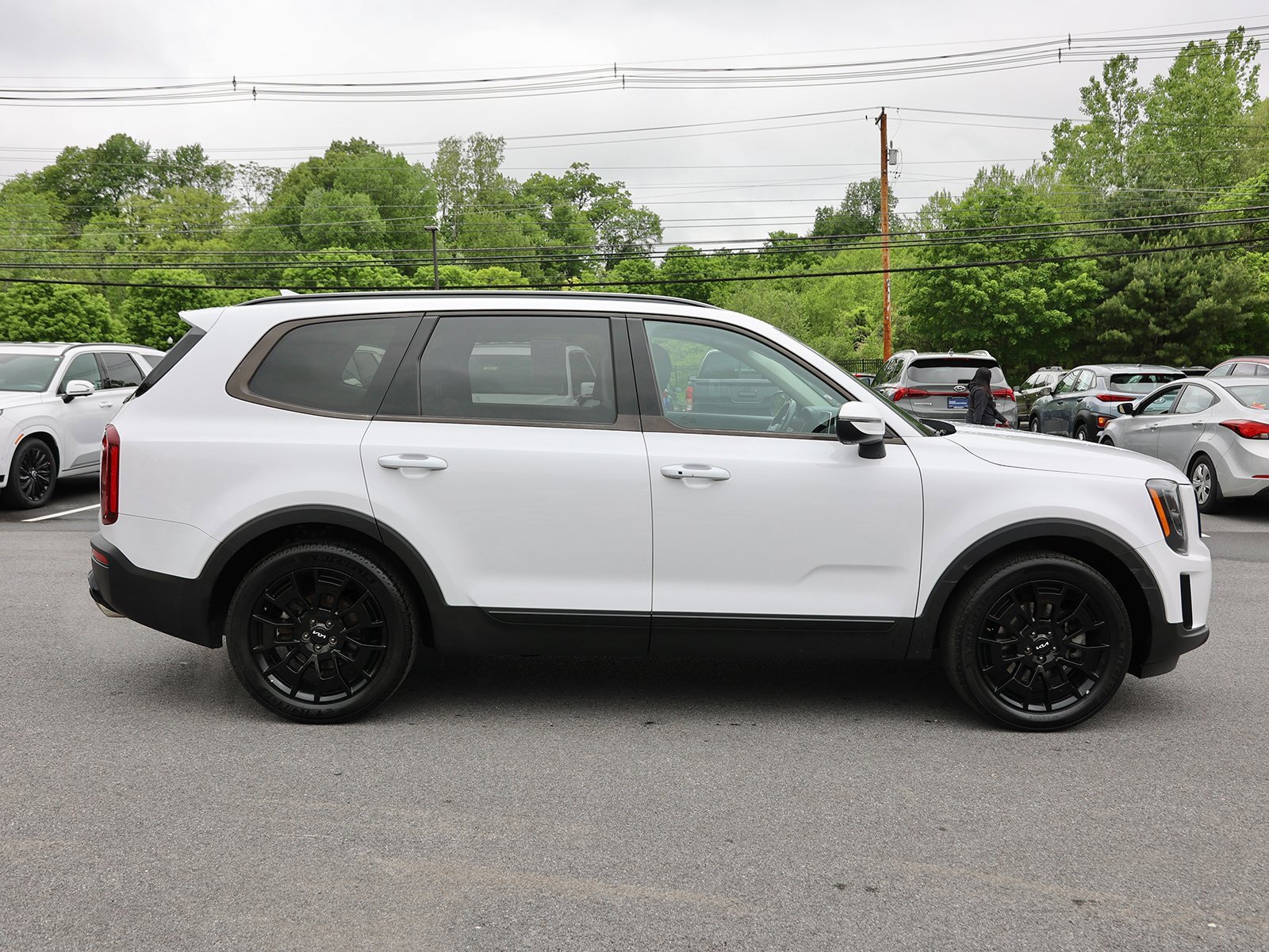 Vehicle image 4 of 44