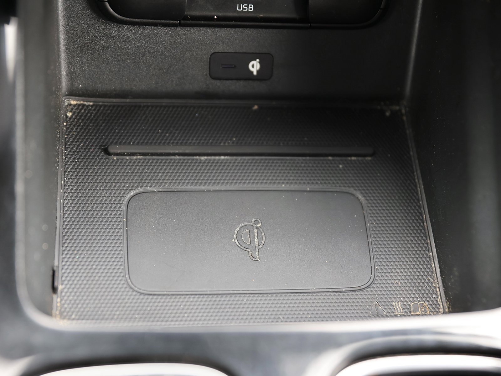 Vehicle image 29 of 44