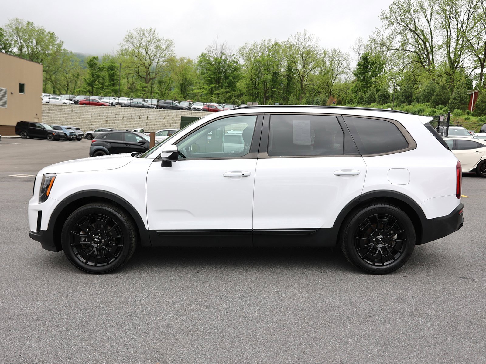 Vehicle image 8 of 44