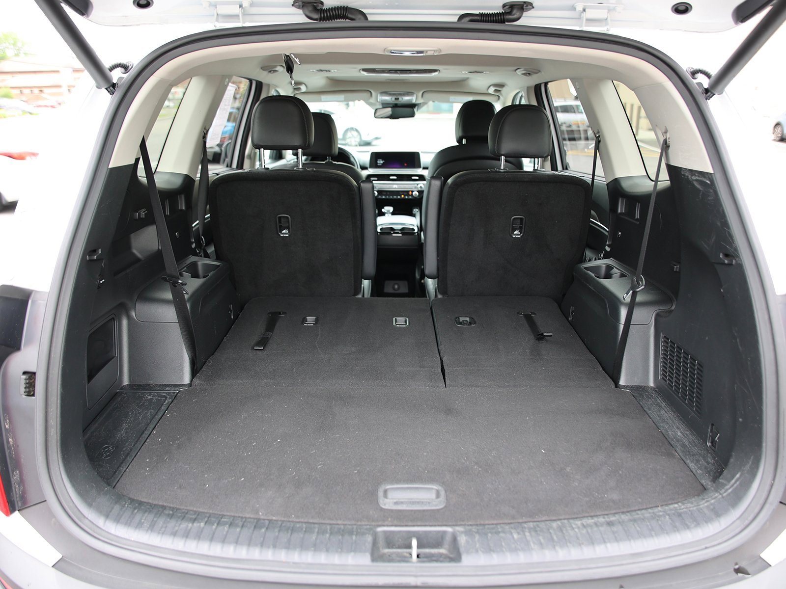 Vehicle image 16 of 44