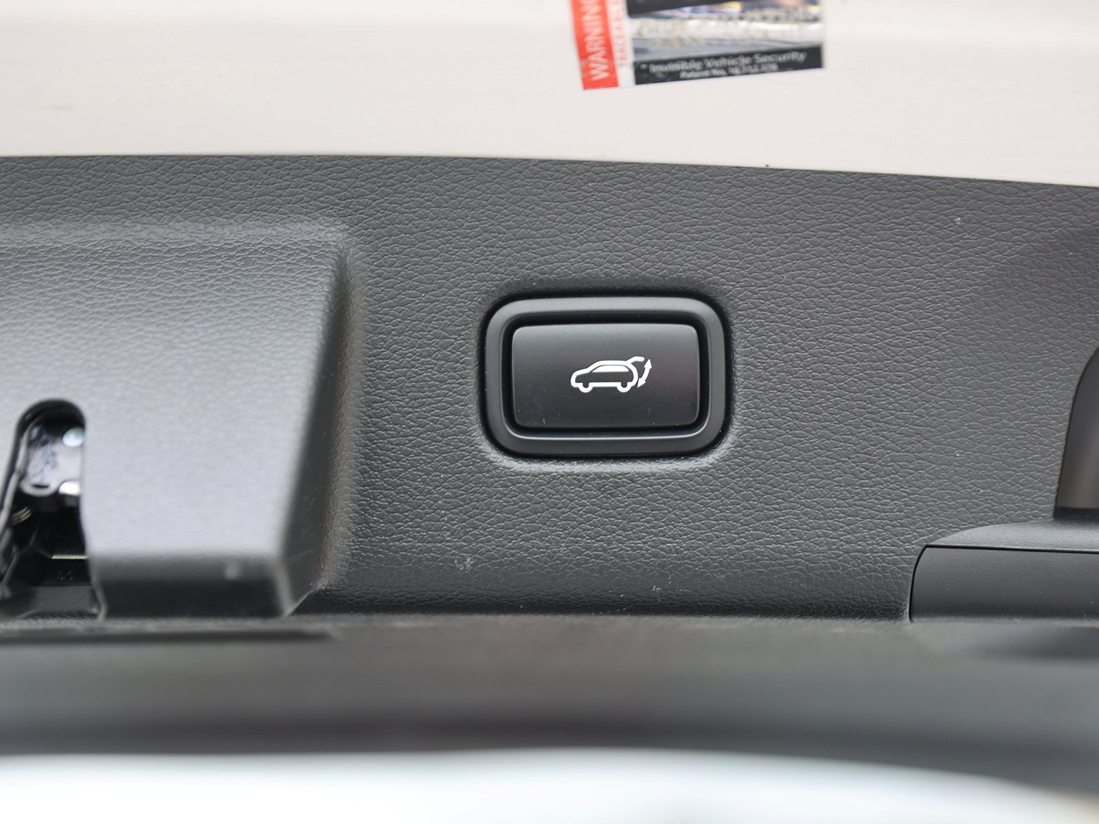 Vehicle image 18 of 44