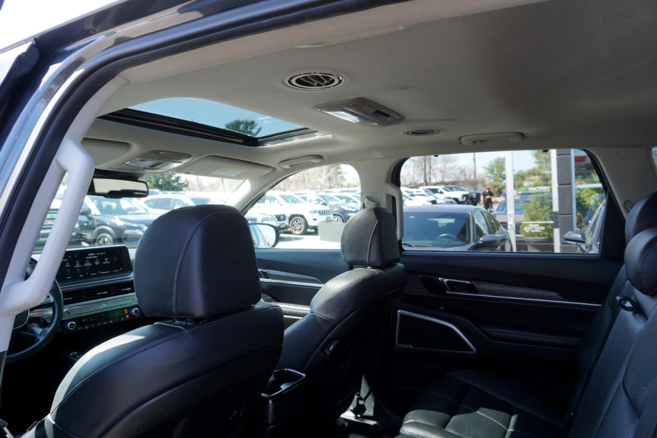 Vehicle image 13 of 29