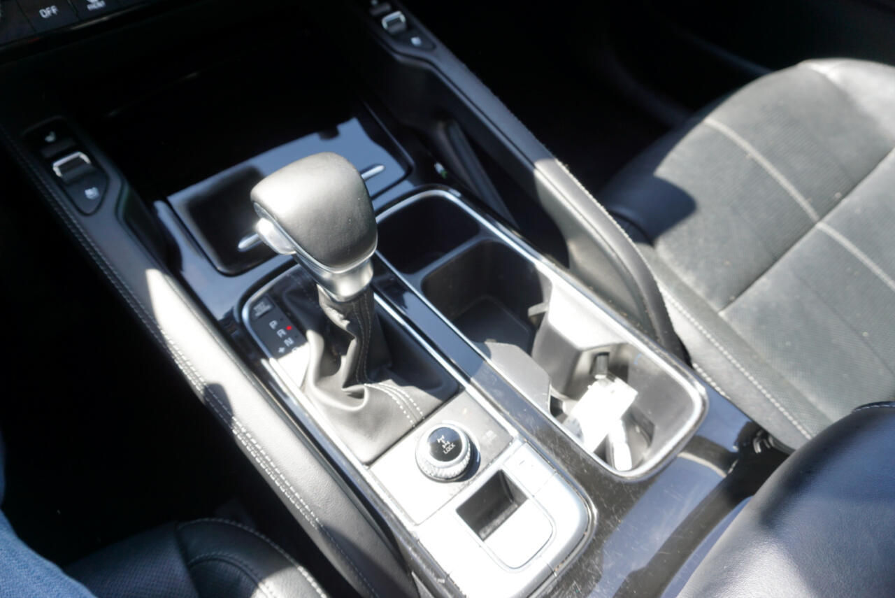 Vehicle image 23 of 29