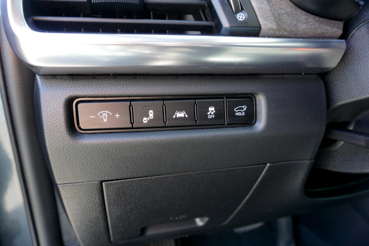 Vehicle image 16 of 29