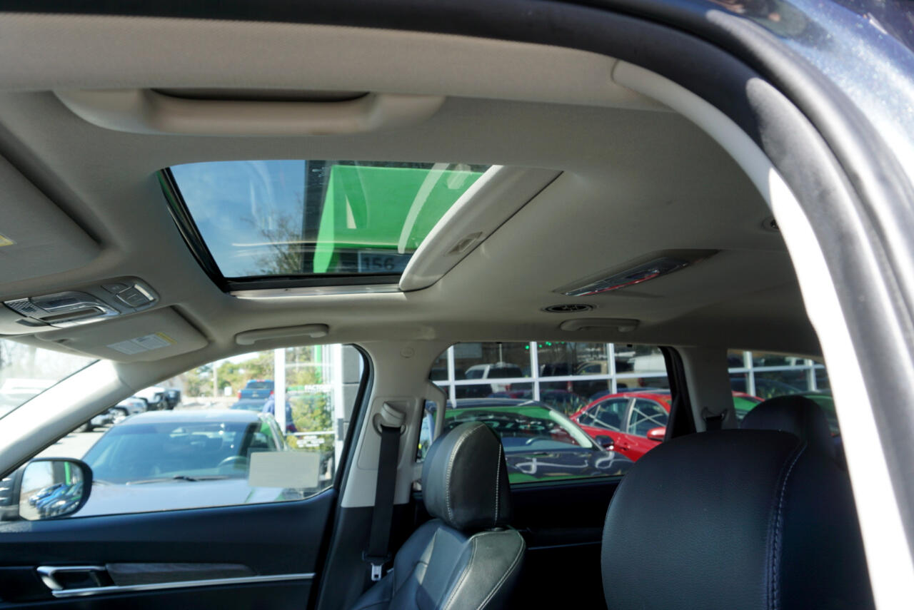 Vehicle image 18 of 29