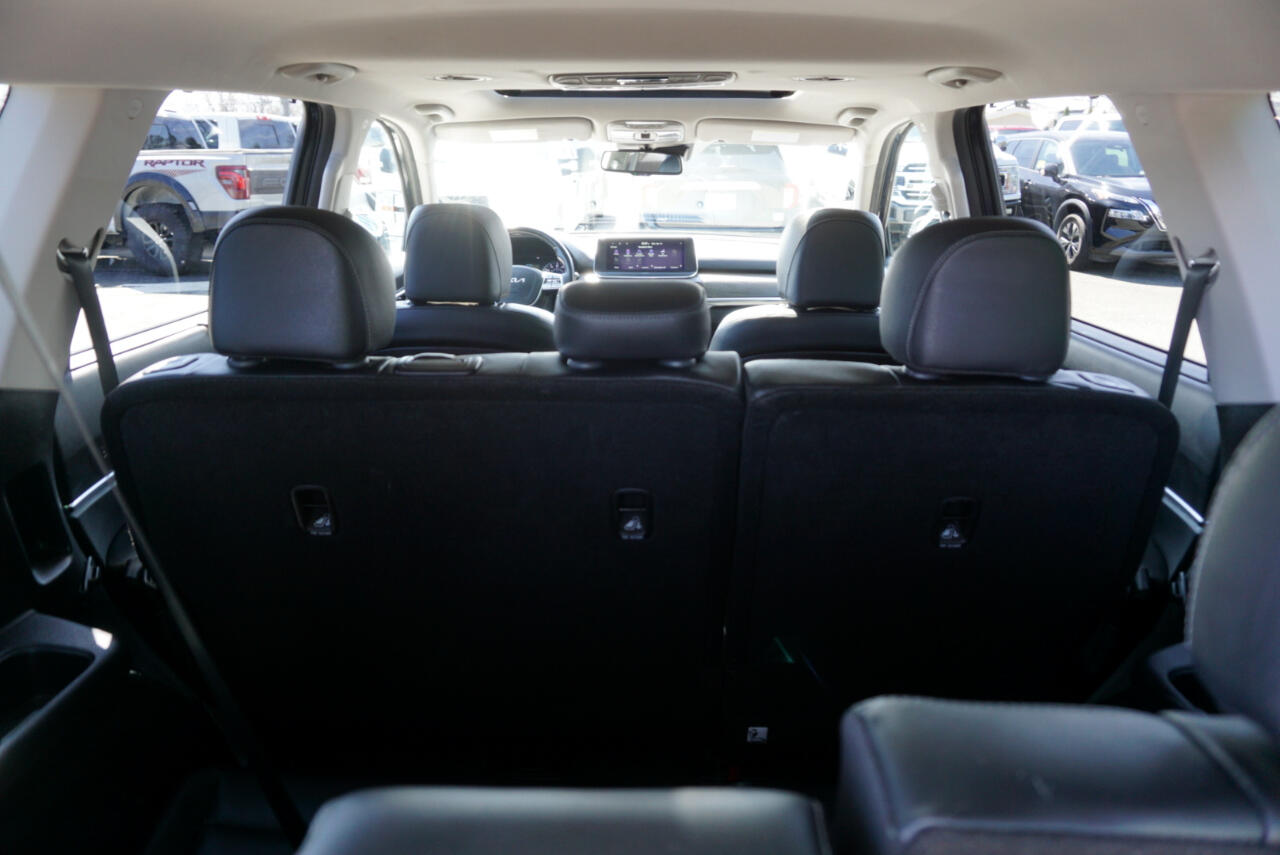 Vehicle image 9 of 29
