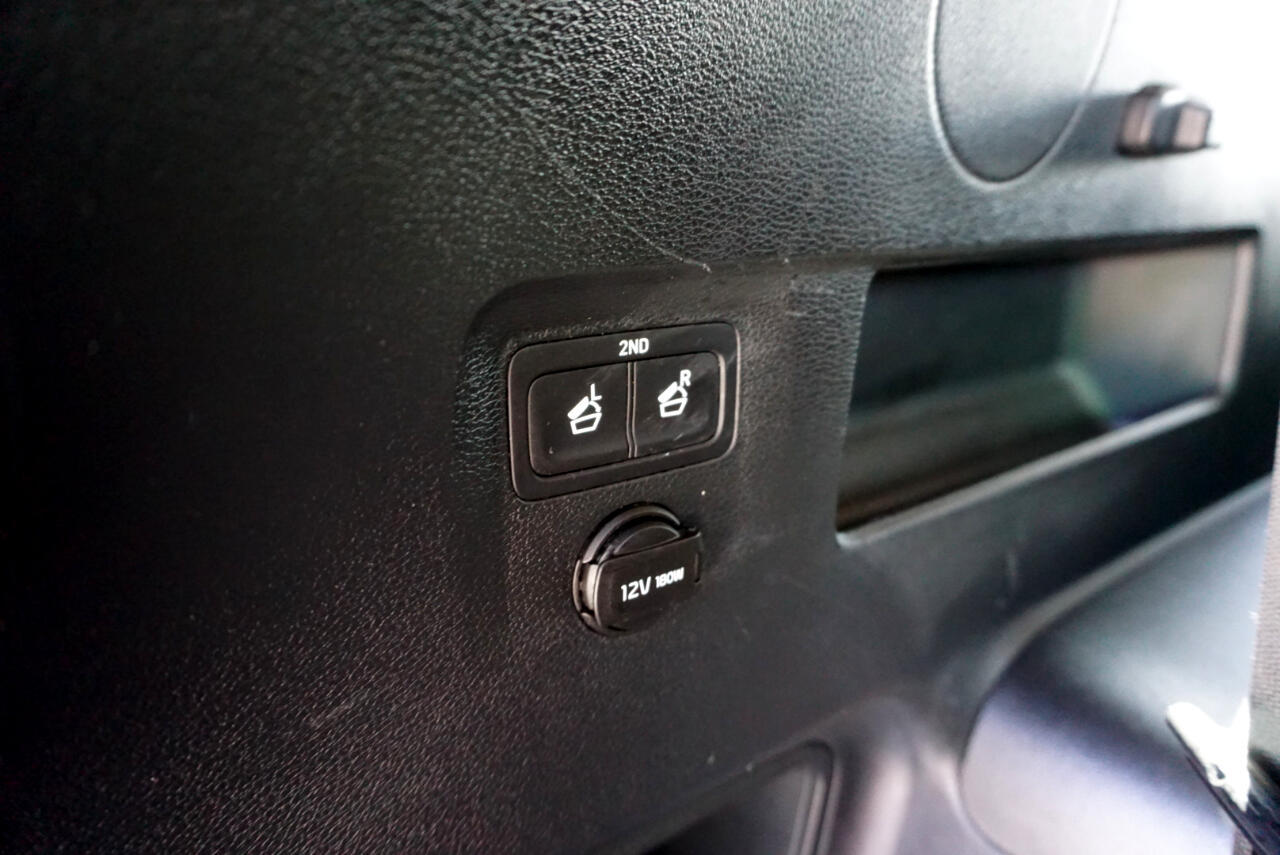 Vehicle image 10 of 29