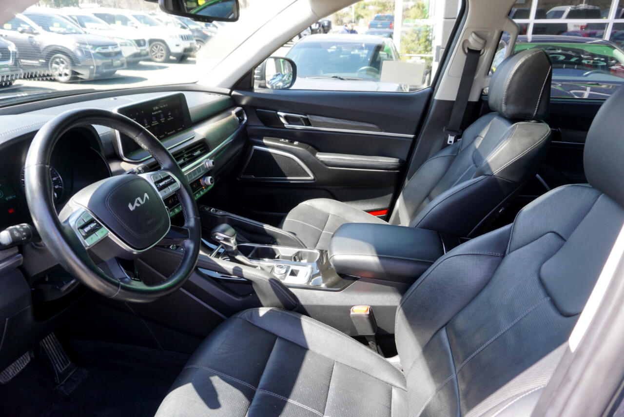 Vehicle image 17 of 29