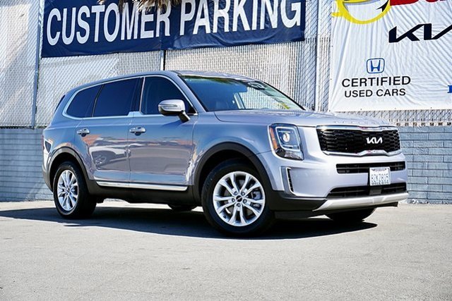 2022 Kia Telluride LX Image 3 of 39