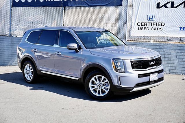 2022 Kia Telluride LX Image 2 of 39