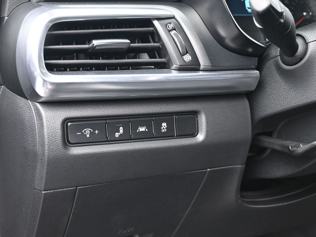Vehicle image 36 of 66