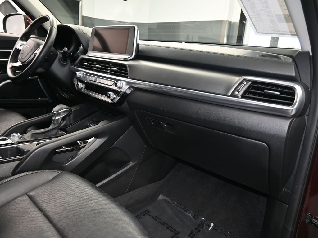 Vehicle image 64 of 66