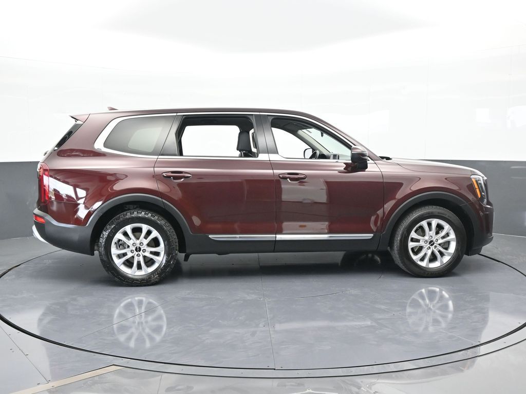 Vehicle image 5 of 66