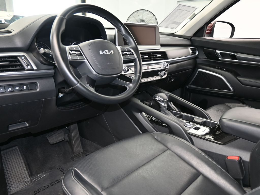 Vehicle image 34 of 66